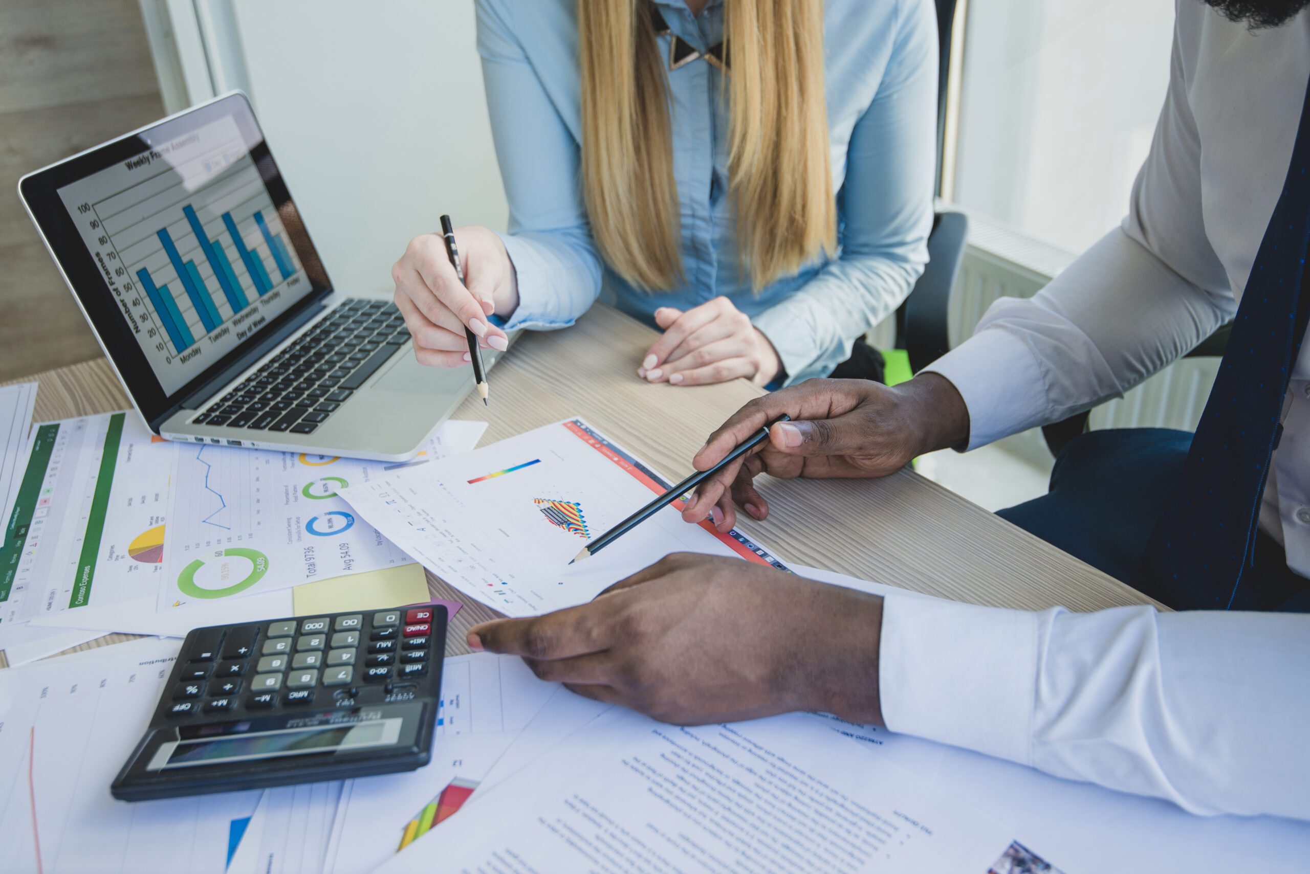 Como ter controle financeiro no início da carreira médica?